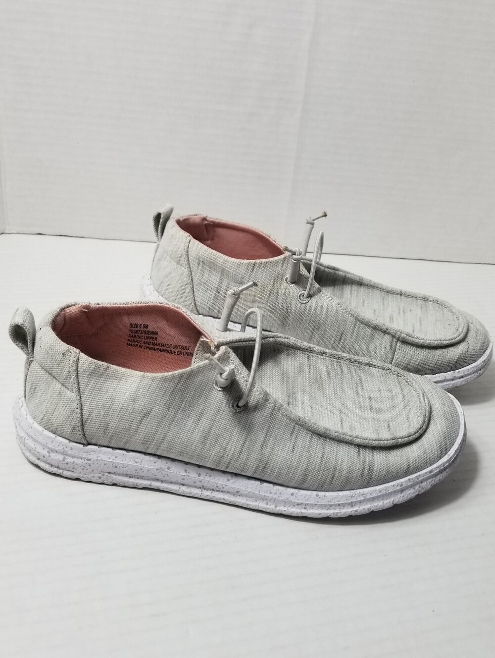 MAURICES WOMEN'S GRAY AND WHITE SLIP ON LOAFERS SIZE 6.5